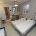 Xenones מלון דירות לינדוס