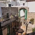 Xenones מלון דירות 4*