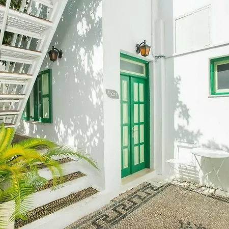 Xenones Aparthotel 3*