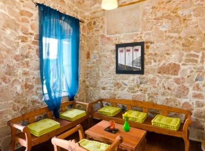 Xenones Lindos (Rhodes)