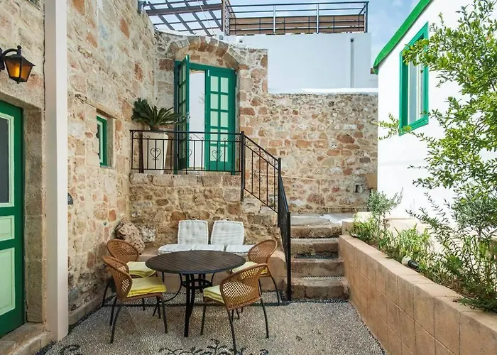 Xenones Aparthotel 4*